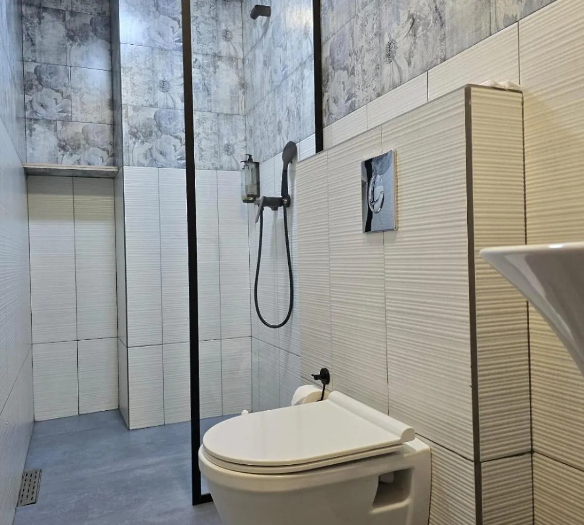 Hotel Nutsa In Old Tbilisi 3*,