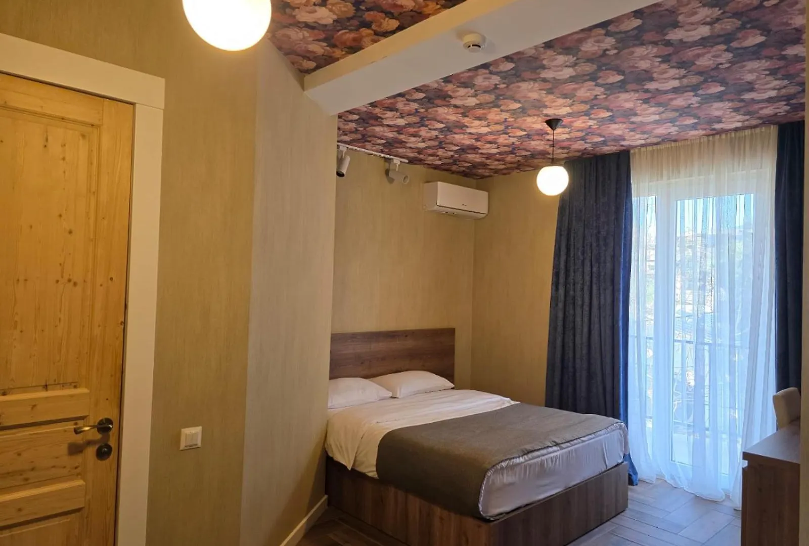 Hotel Nutsa In Old Τυφλίδα