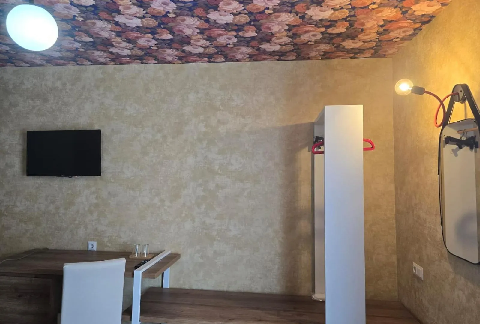 Hotel Nutsa In Old Τυφλίδα 3*,  Γεωργία